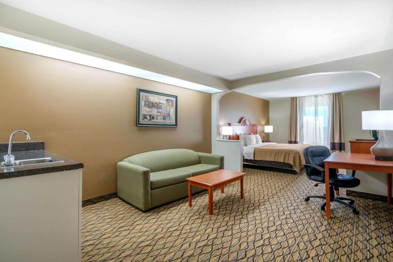 Quality Inn & Suites Jefferson City Ngoại thất bức ảnh