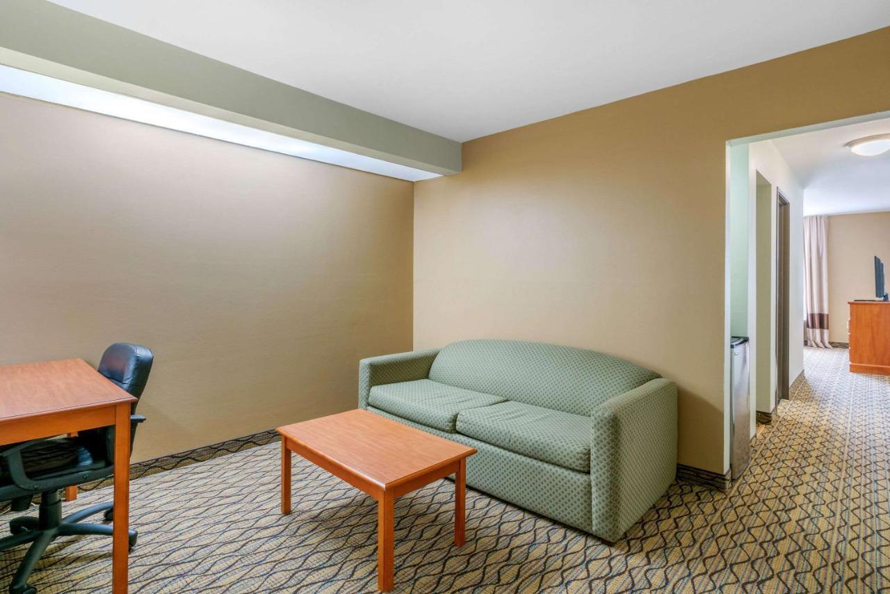 Quality Inn & Suites Jefferson City Ngoại thất bức ảnh