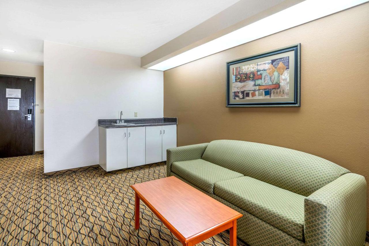 Quality Inn & Suites Jefferson City Ngoại thất bức ảnh