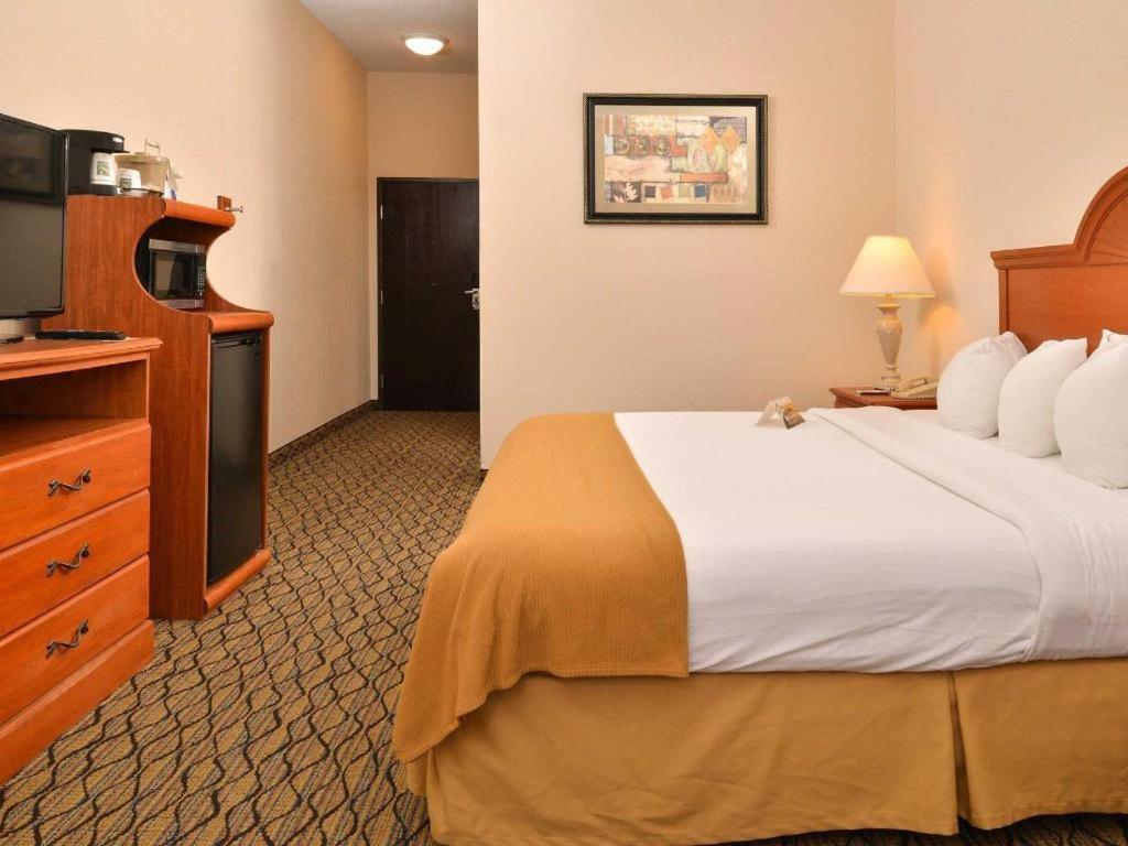 Quality Inn & Suites Jefferson City Ngoại thất bức ảnh