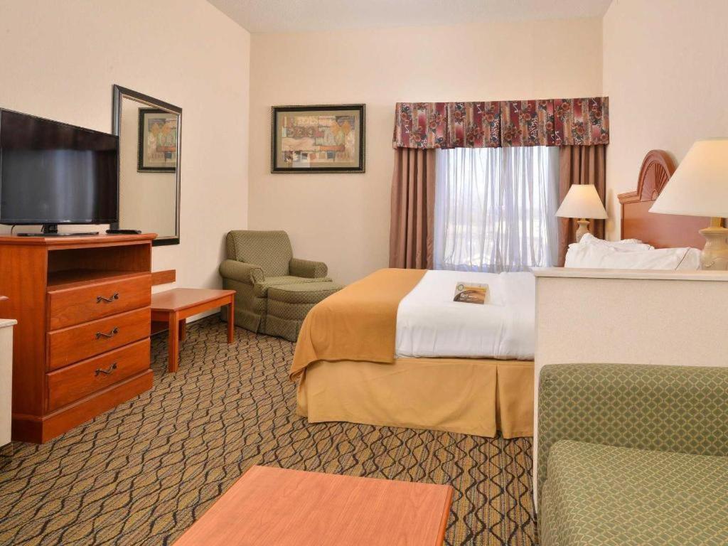 Quality Inn & Suites Jefferson City Ngoại thất bức ảnh