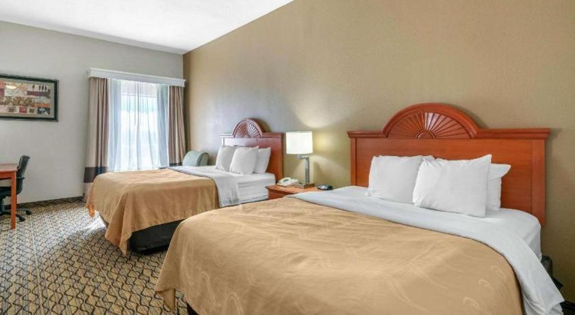Quality Inn & Suites Jefferson City Ngoại thất bức ảnh