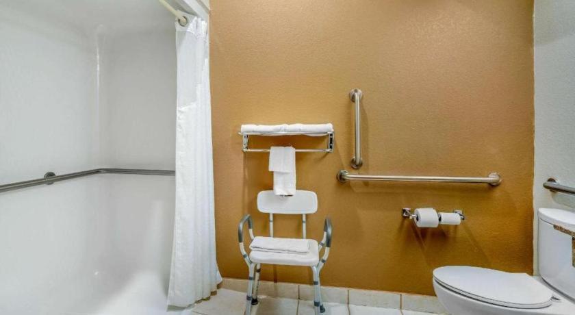 Quality Inn & Suites Jefferson City Ngoại thất bức ảnh