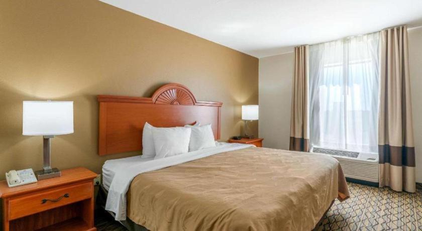 Quality Inn & Suites Jefferson City Ngoại thất bức ảnh