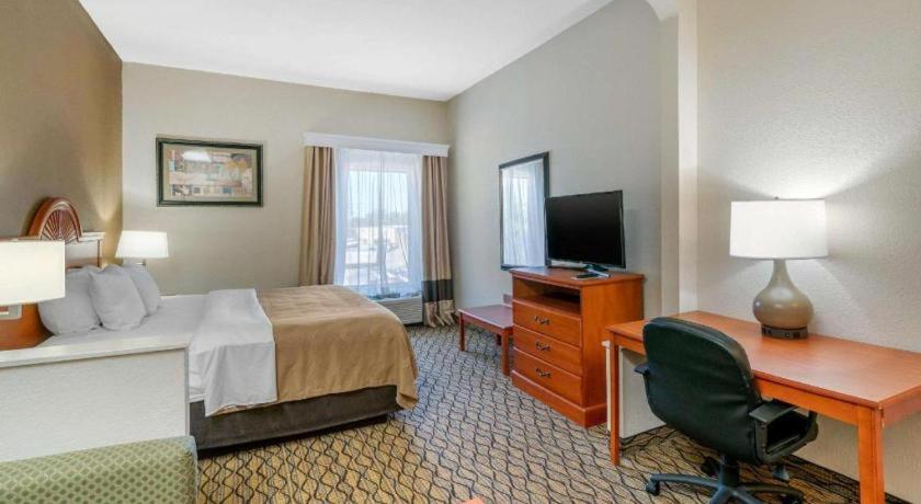 Quality Inn & Suites Jefferson City Ngoại thất bức ảnh