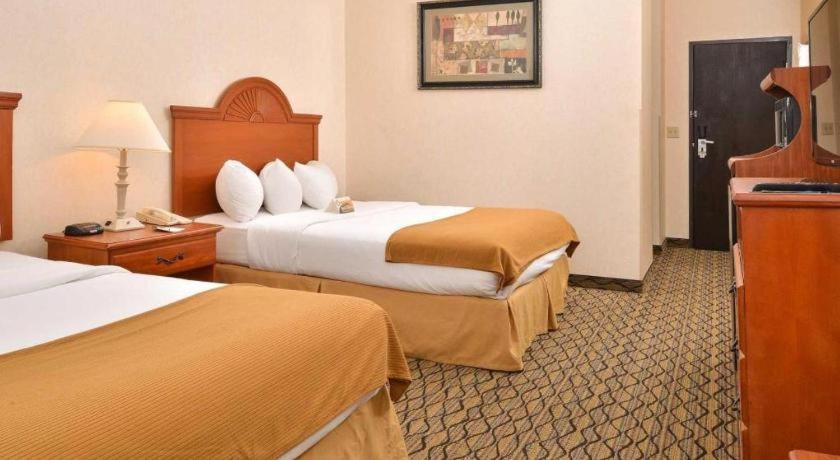 Quality Inn & Suites Jefferson City Ngoại thất bức ảnh