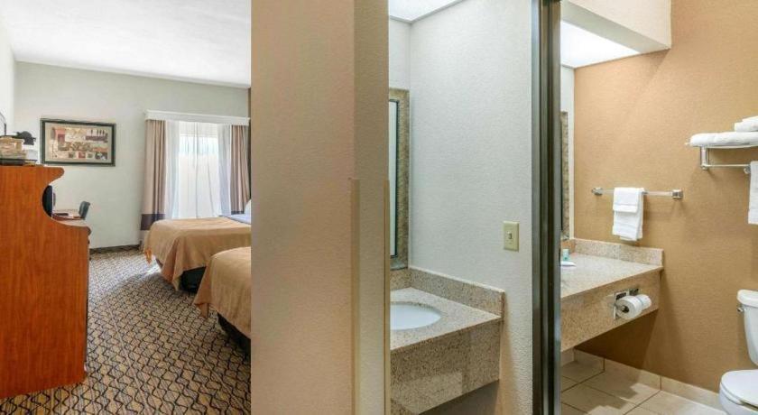 Quality Inn & Suites Jefferson City Ngoại thất bức ảnh