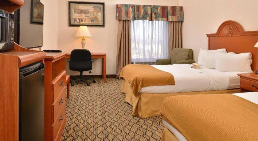 Quality Inn & Suites Jefferson City Ngoại thất bức ảnh