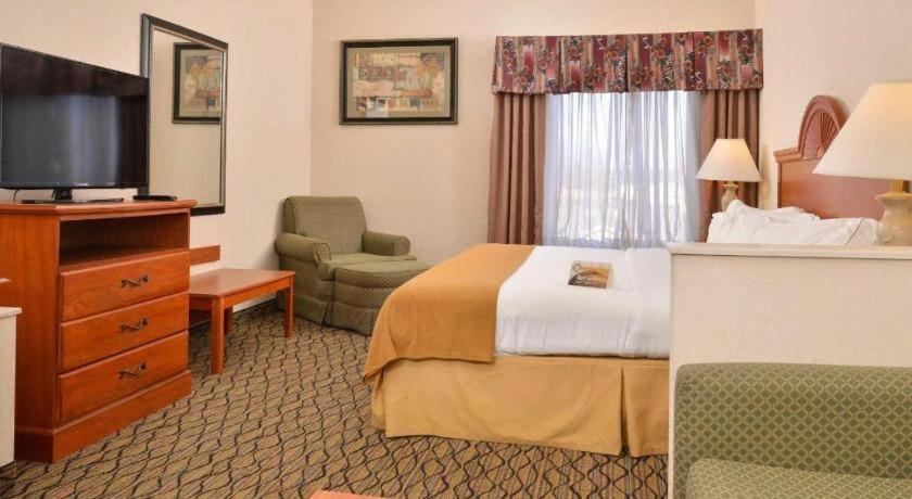Quality Inn & Suites Jefferson City Ngoại thất bức ảnh