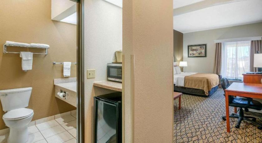 Quality Inn & Suites Jefferson City Ngoại thất bức ảnh